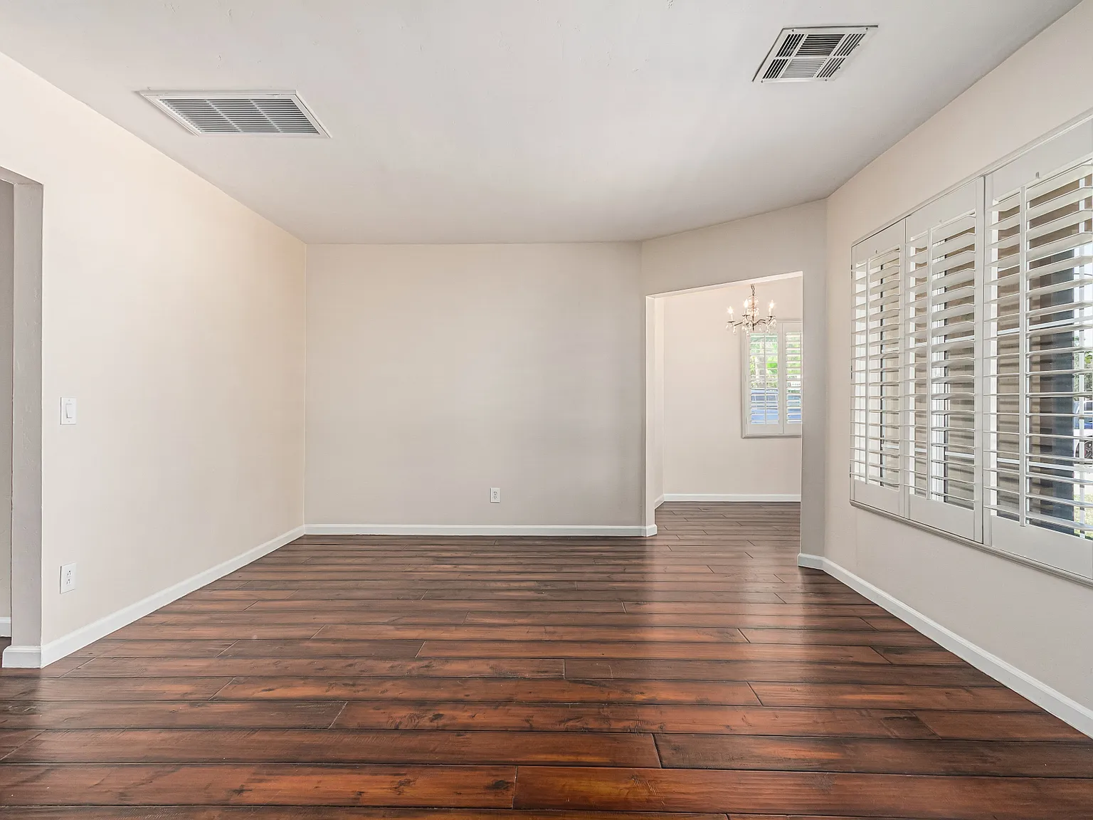 3 bed, 2049 sqft, $2,695 — Photo 3