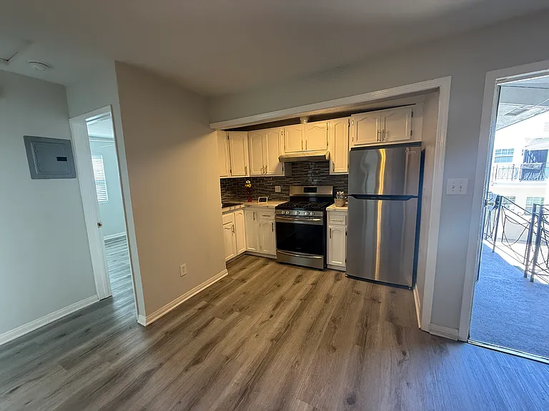 1032-1036 S Normandie Ave #9 — Photo 3