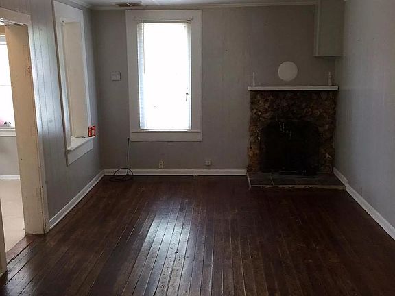 3rd image of 410 W 12th St