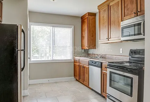 1246 Graham Ave #6 Photo 1