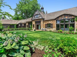 575 Hathaway Cir, Lake Forest, IL