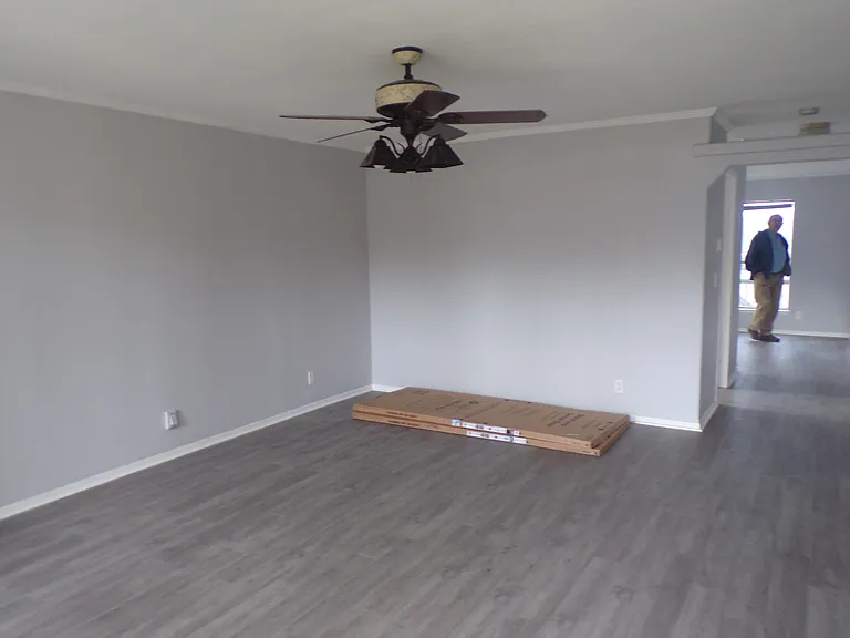 1305 Jones St — Photo 17