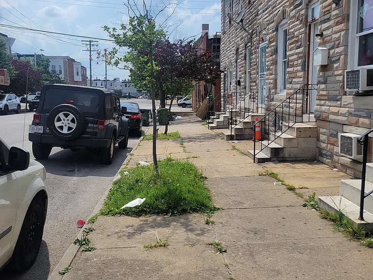 3410 E Fairmount Ave — Photo 3