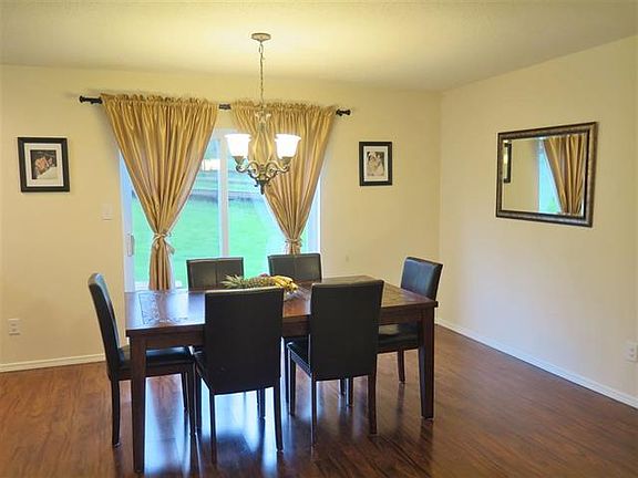 5th image of 2213 S Sweetbriar Ct