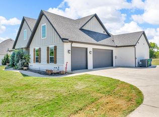 1700 Lone Elm Rd, Waxahachie, TX 75167