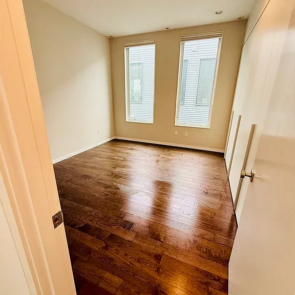 509 E 1st St #7 — Photo 4