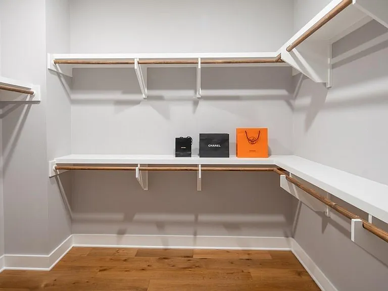 Massive Master walking closet!!