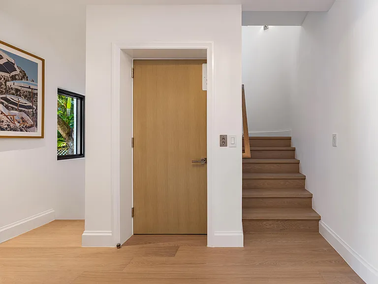 260 Everglade Ave — Photo 16