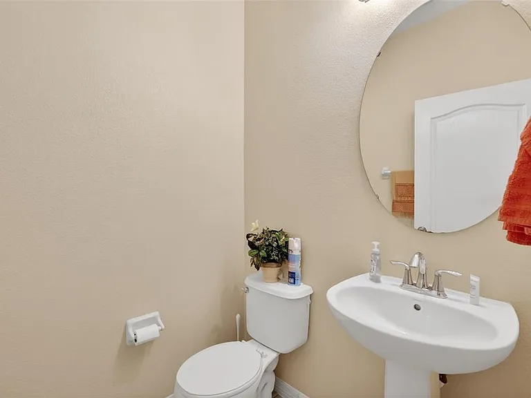 1323 Priory Cir — Photo 22