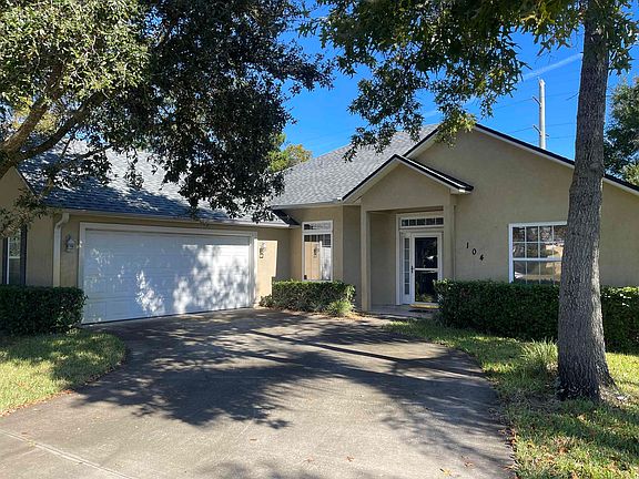 3rd image of 104 Caretta Cir