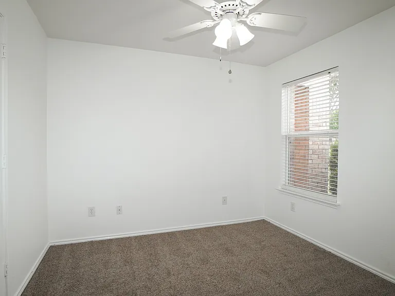 309 Stanford Dr — Photo 11