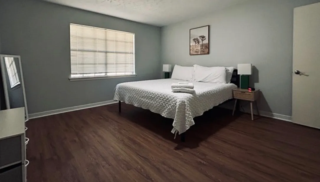 3 bed, 2137 sqft, $5,100 — Photo 4