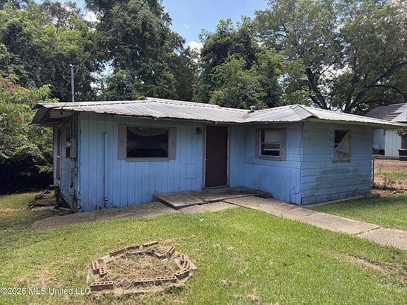 3rd image of 312 Denwiddie Ave