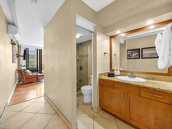 4th image of 3601 Lower Honoapiilani Rd #420