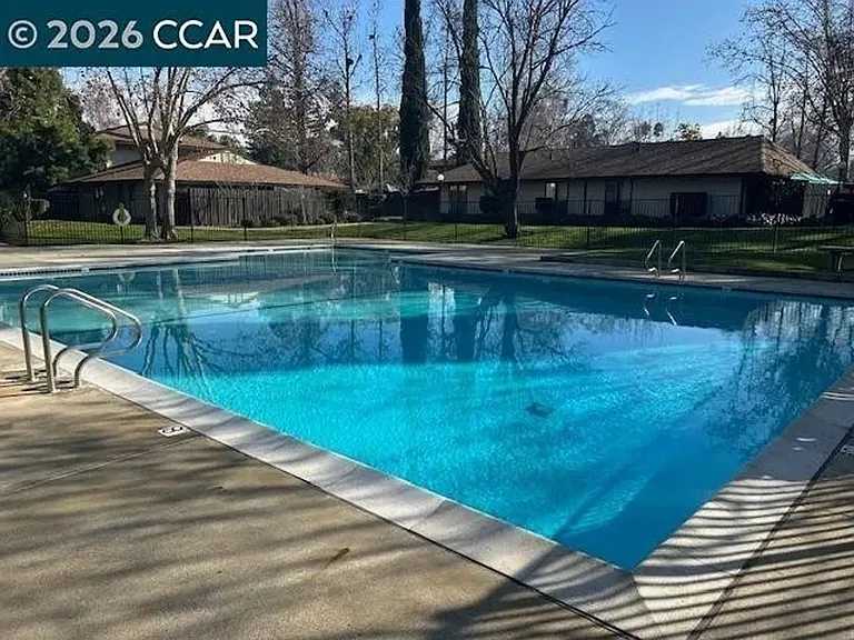 5451 Roundtree Pl #F — Photo 15