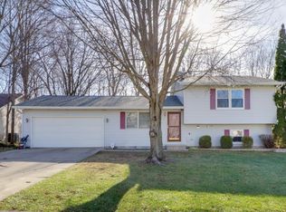 2622 Persimmon Pl, Bloomington, IL 61701