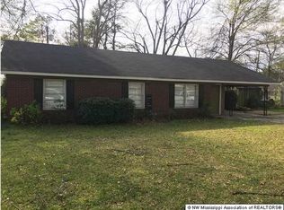 1513 Holly St, Clarksdale, MS 38614
