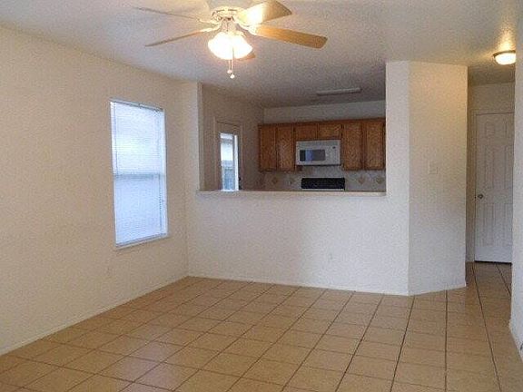 3rd image of 933 Rosewood Dr #A