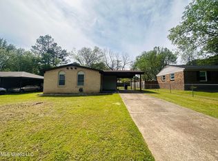 8055 Oakbrook Dr, Southaven, MS 38671