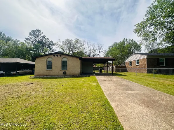 8055 Oakbrook Dr, Southaven, MS 38671