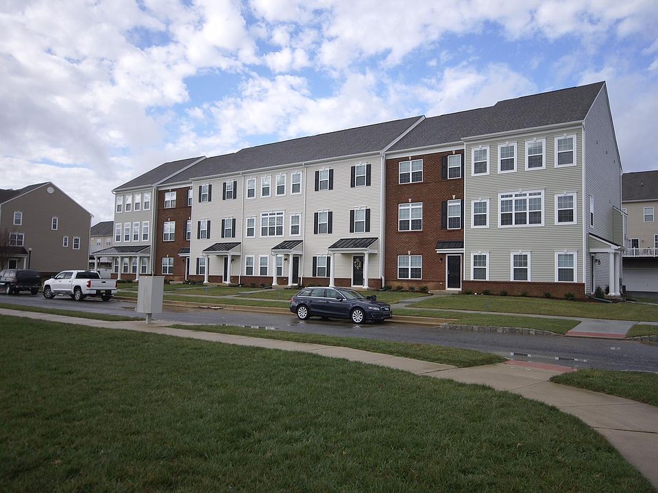 1st image of 307 S Parkway Dr