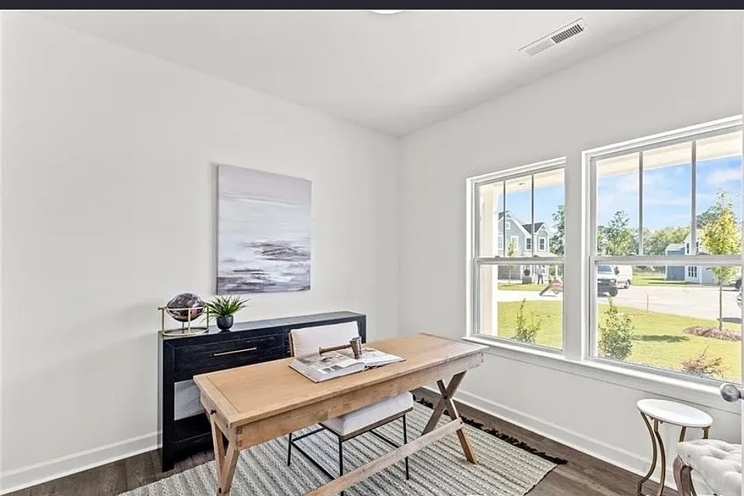 3 bed, 2.5 bath, 2206 sqft, $2,400 — Photo 3