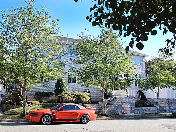 2nd image of 290 Vail Ave