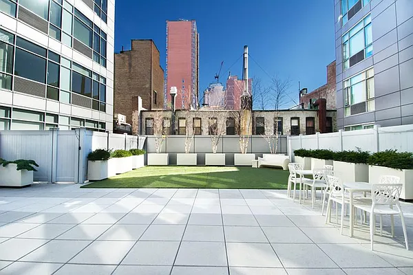 Sold by Brooklyn Bridge | media 19