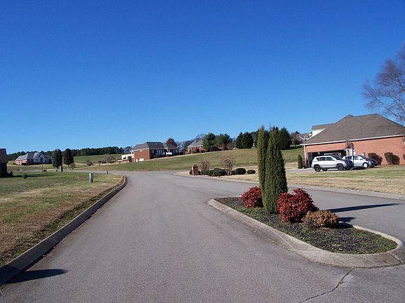 4th image of Clover Hill Dr