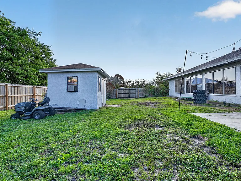481 SW Aster Rd — Photo 43