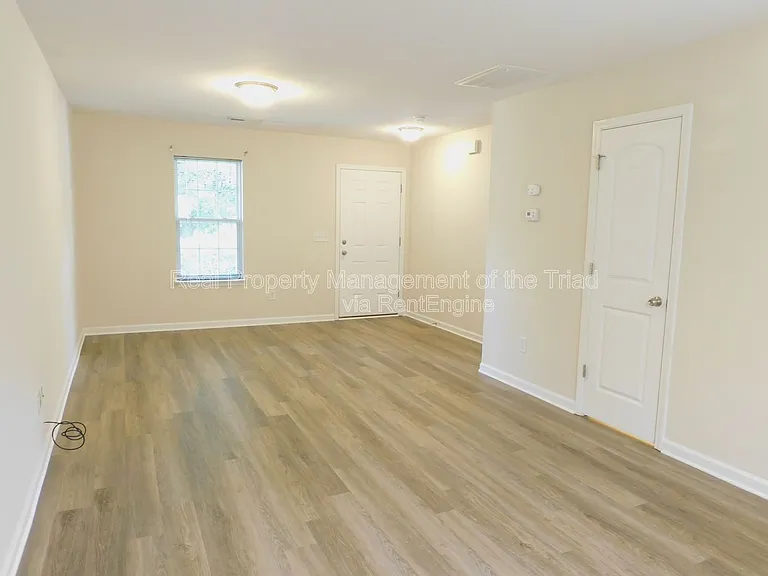 1475 Worchester St — Photo 2