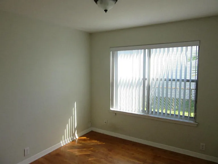 12226 Dorwayne Ct — Photo 6