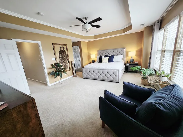 1422 Independence Blvd — Photo 10