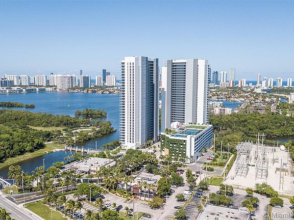 2nd image of 16385 Biscayne Blvd Unit 904