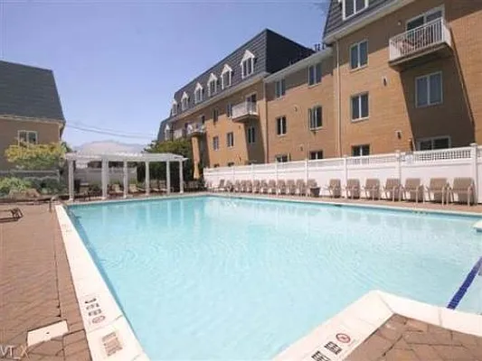 Sold by Bergen Basin Real Estate | media 25