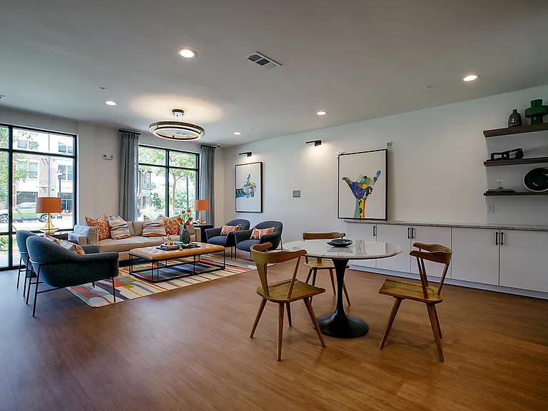 Leasing Center