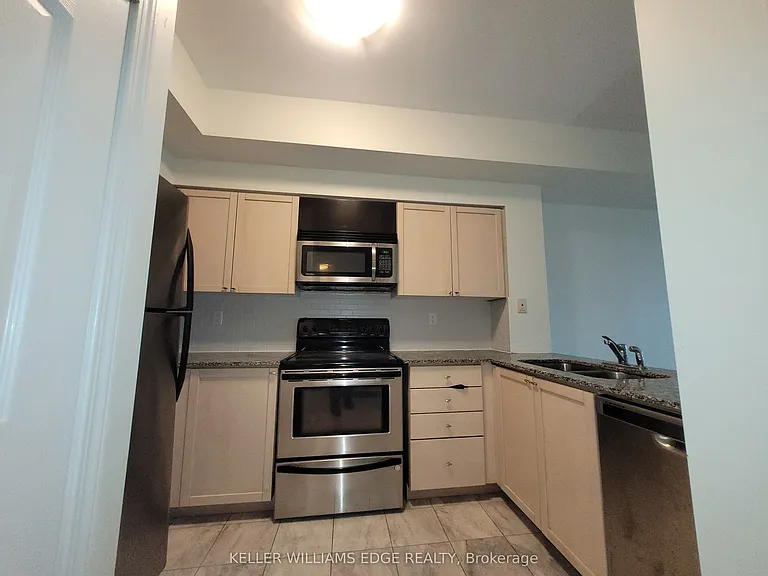 228 Queens Quay W #2203 — Photo 16