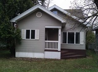 8 5th St, Proctor, MN 55810