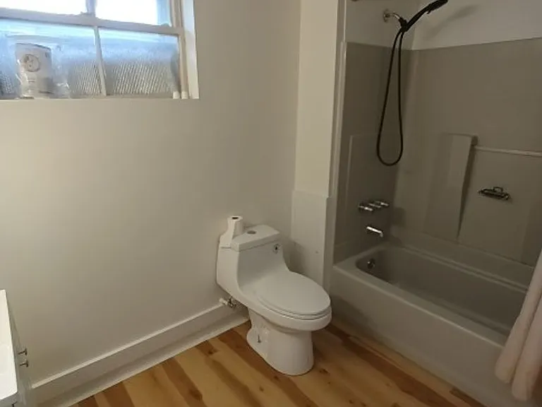 2044 Garrick Ave — Photo 14