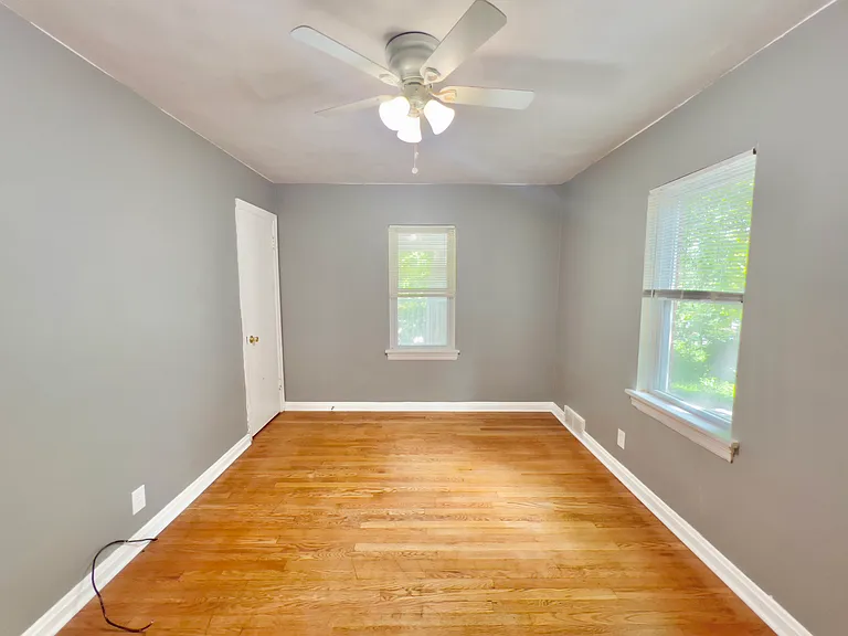 410 N Elizabeth Ave — Photo 9
