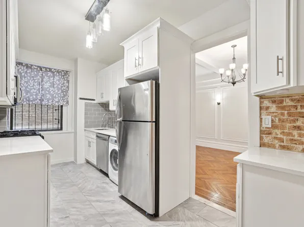 215 West 90th Street image 3 of 8