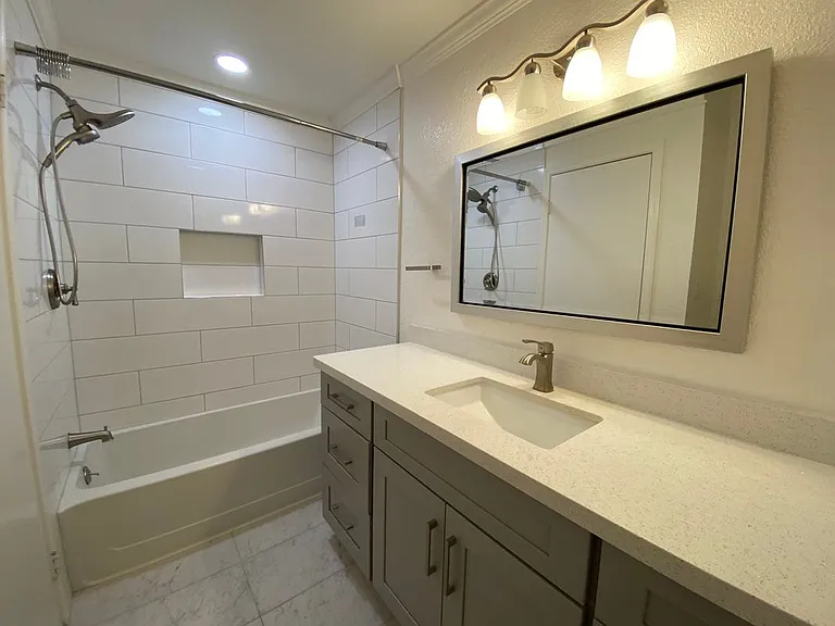 1400 Bowe Ave #804 — Photo 6
