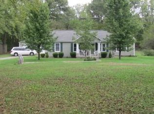 195 Crook Ln, Castalian Springs, TN 37031
