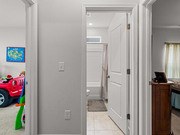 5th image of 1176 Harbison Circle