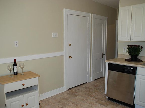 3rd image of 3945-3947 Utah St
