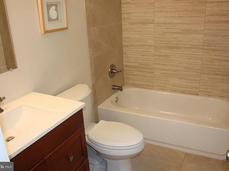 60 Providence Ave — Photo 28