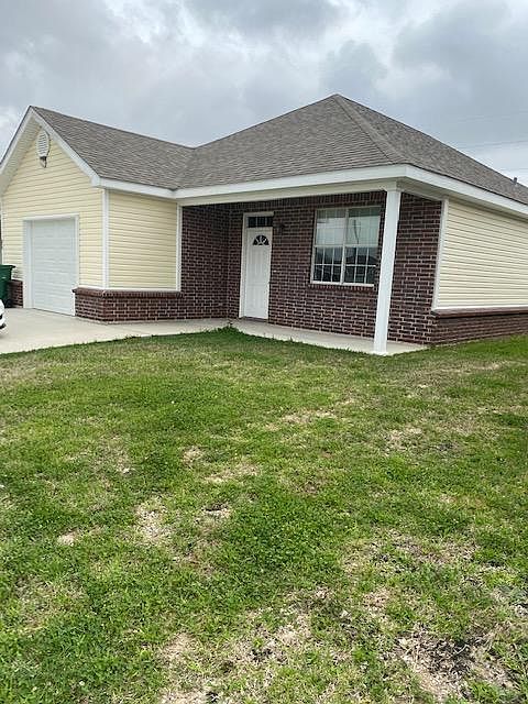 1st image of 870 Derry Dr