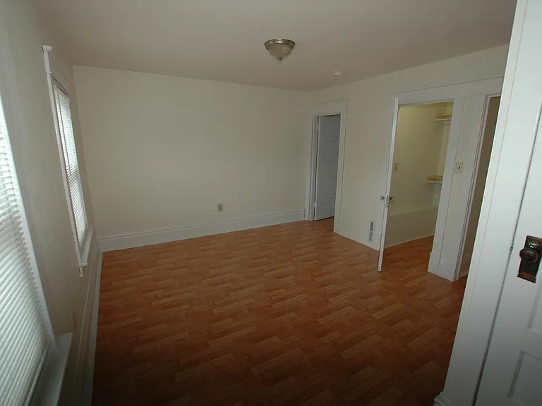 1510 Moore St — Photo 8