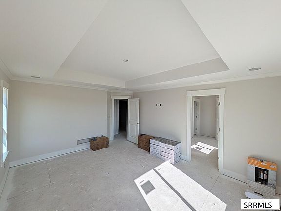 5th image of 536 Meadowbrook St