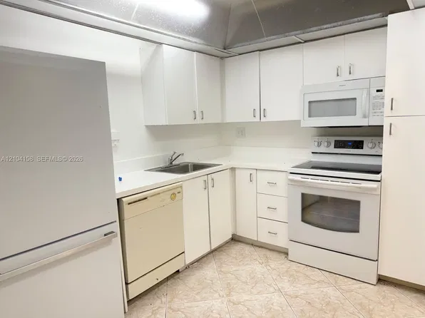4304 NW 9th Ave APT 2-1C, Deerfield Beach, FL 33064
